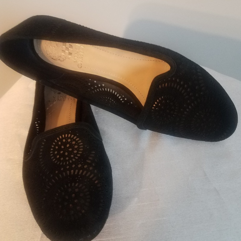 Vincent Camuto black suede flats